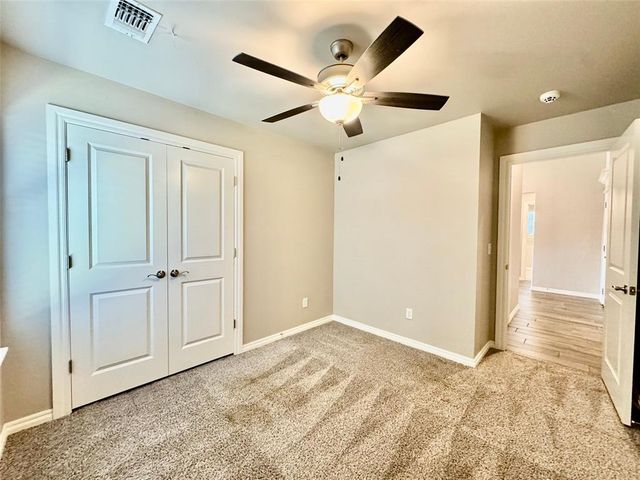 9005 Poppey Place, Yukon, OK 73099
