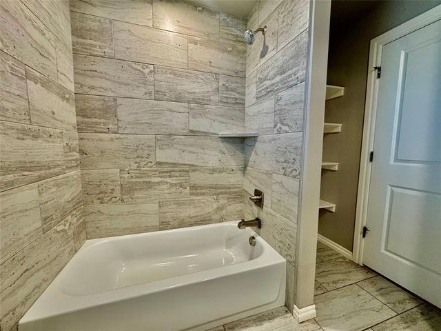 9005 Poppey Place, Yukon, OK 73099