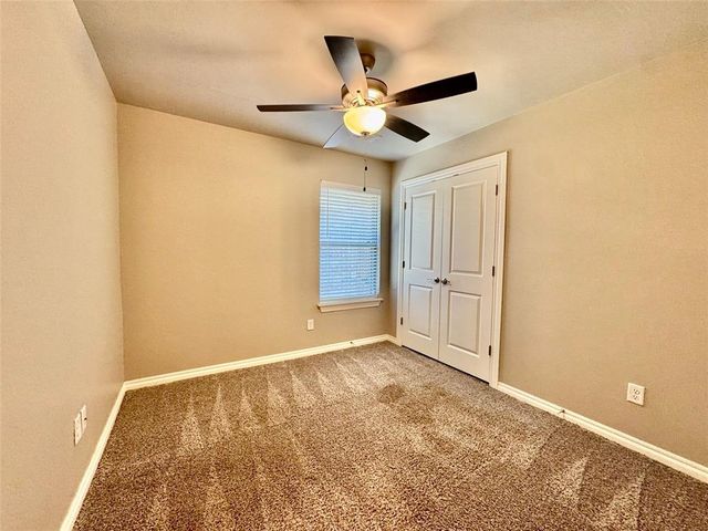 9005 Poppey Place, Yukon, OK 73099