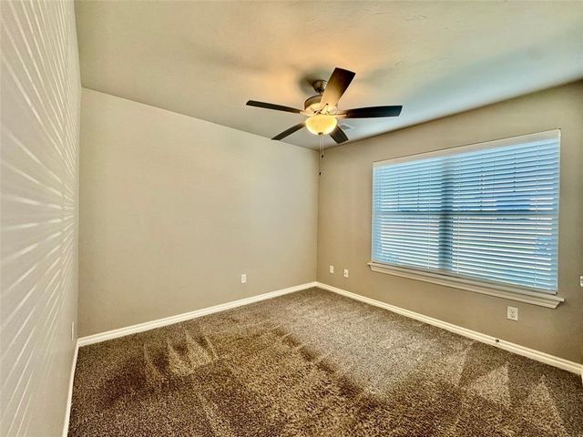9005 Poppey Place, Yukon, OK 73099