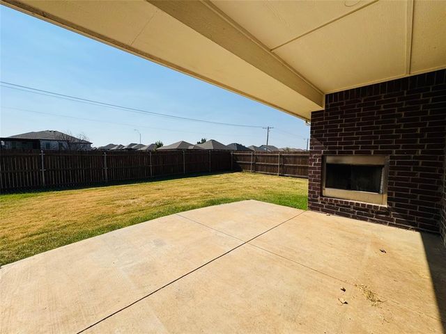 9005 Poppey Place, Yukon, OK 73099