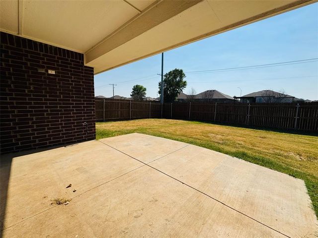 9005 Poppey Place, Yukon, OK 73099