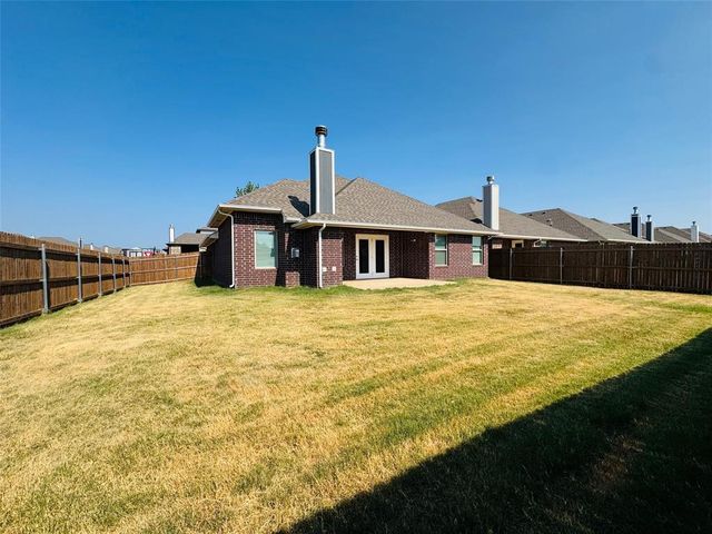 9005 Poppey Place, Yukon, OK 73099