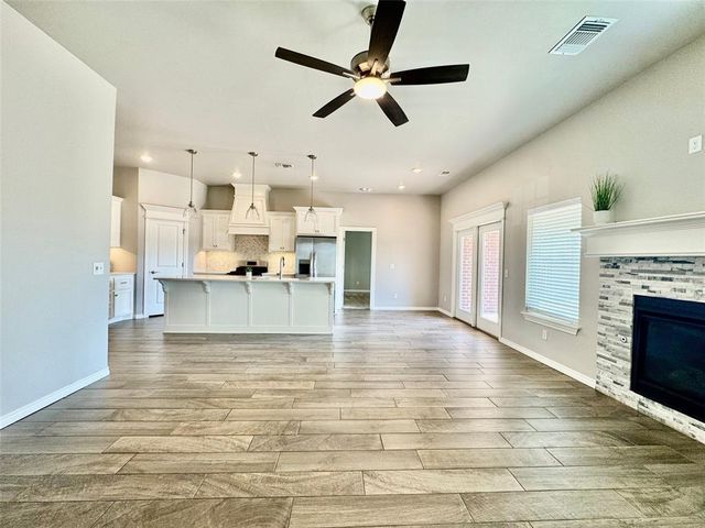 9005 Poppey Place, Yukon, OK 73099