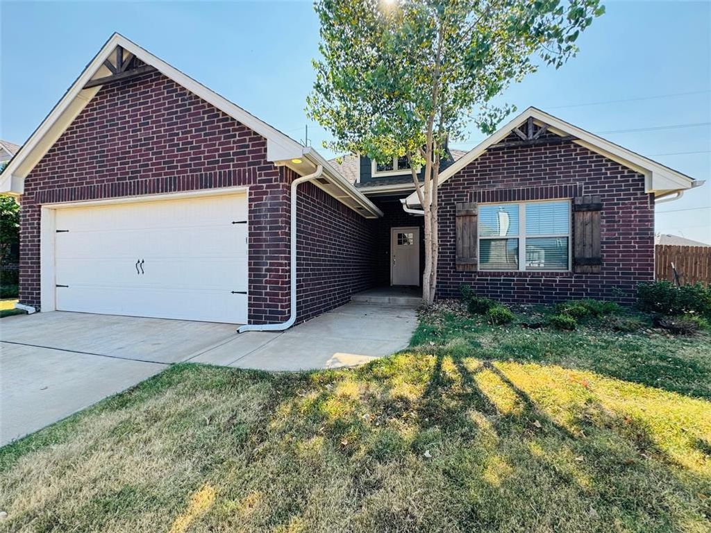 9005 Poppey Place, Yukon, OK 73099