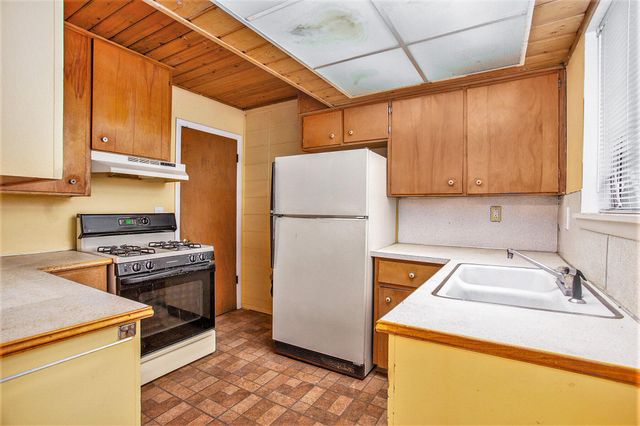 1239 Northfield Avenue NE, Grand Rapids, MI 49505