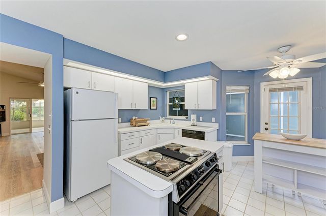 729 BRIGHTSIDE CRESCENT DRIVE 33, Venice, FL 34293