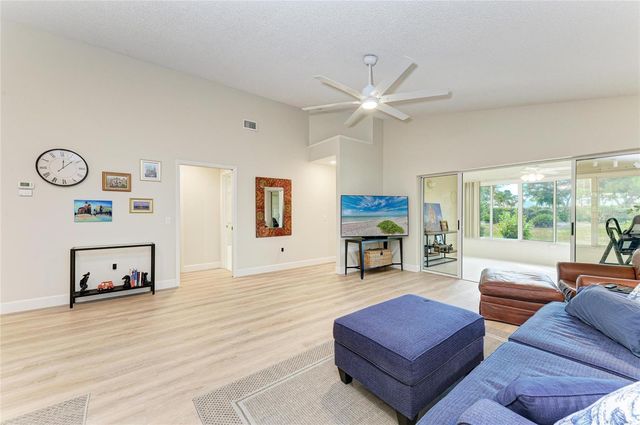 729 BRIGHTSIDE CRESCENT DRIVE 33, Venice, FL 34293