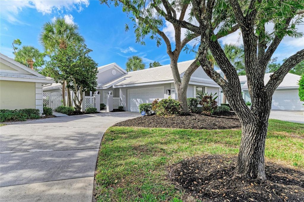729 BRIGHTSIDE CRESCENT DRIVE 33, Venice, FL 34293
