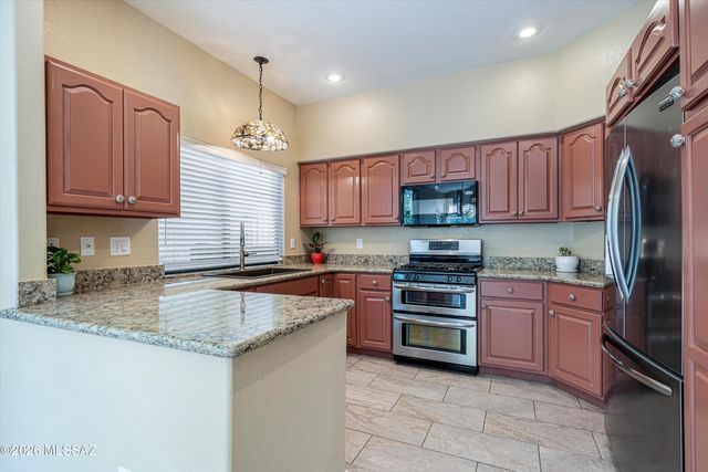 5839 N Misty Ridge Drive, Tucson, AZ 85718
