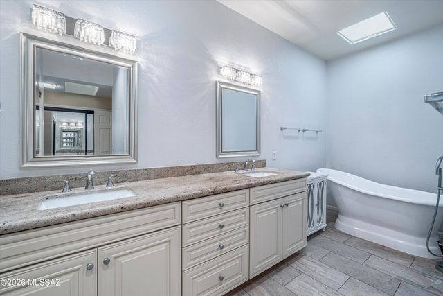 5839 N Misty Ridge Drive, Tucson, AZ 85718