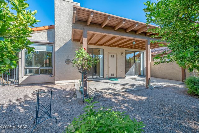 5839 N Misty Ridge Drive, Tucson, AZ 85718