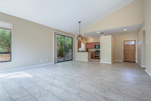 5839 N Misty Ridge Drive, Tucson, AZ 85718