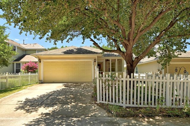 1049 King Cotton LN, Round Rock, TX 78664