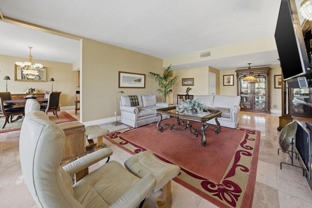 910 Island Drive 206, Rancho Mirage, CA 92270