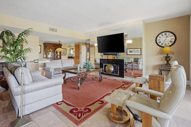 910 Island Drive 206, Rancho Mirage, CA 92270