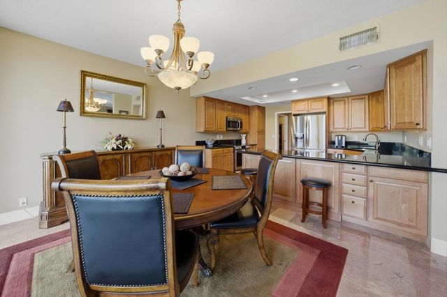 910 Island Drive 206, Rancho Mirage, CA 92270
