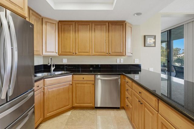 910 Island Drive 206, Rancho Mirage, CA 92270