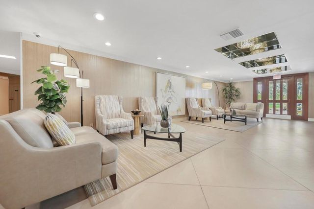 910 Island Drive 206, Rancho Mirage, CA 92270