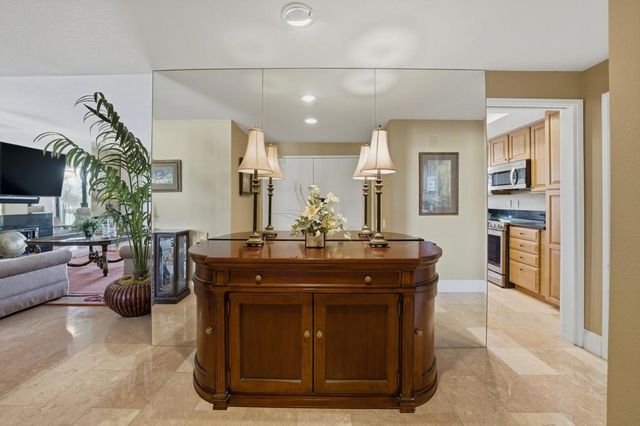 910 Island Drive 206, Rancho Mirage, CA 92270