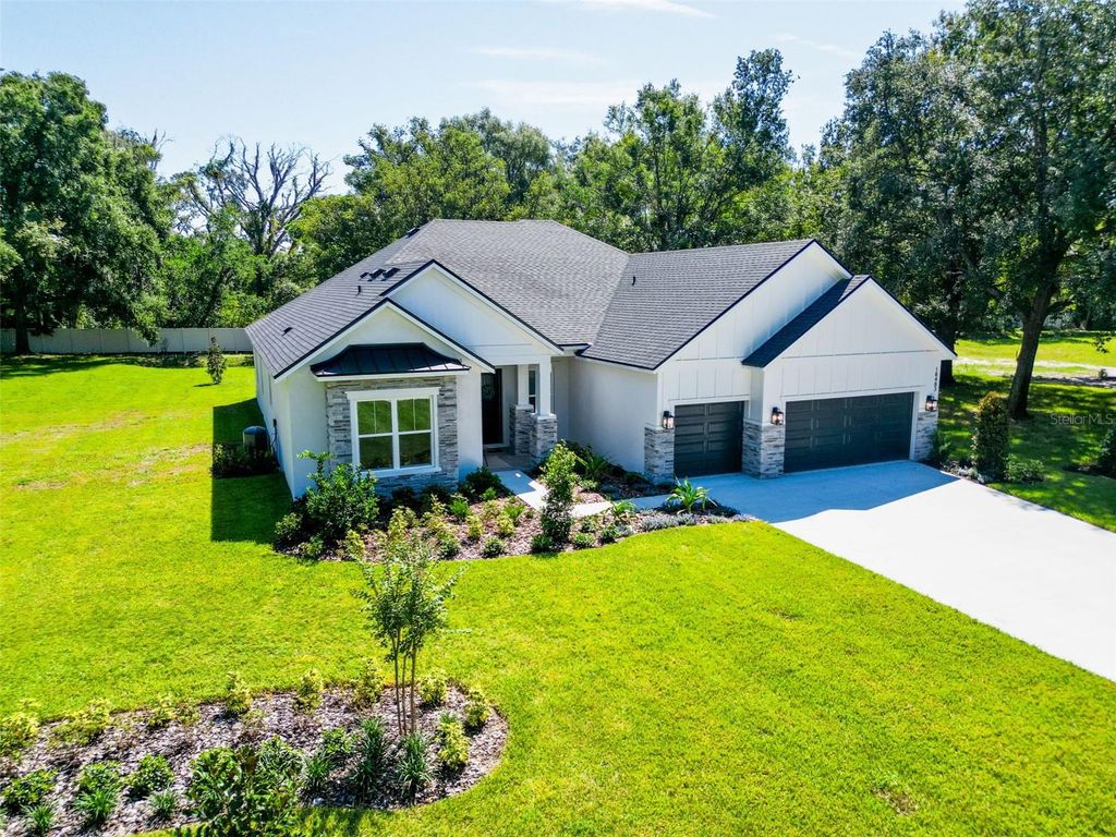 Image 1 of property listing at 18405 PURPLE CREEK LANE Lot 5, Lutz, FL 33549