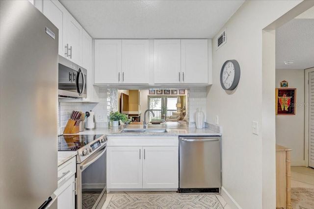 1952 LAUGHING GULL LANE 1426, Clearwater, FL 33762