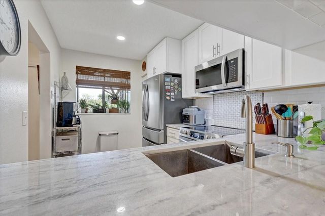 1952 LAUGHING GULL LANE 1426, Clearwater, FL 33762