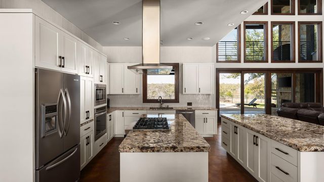 265 McKellar RD, Dripping Springs, TX 78620