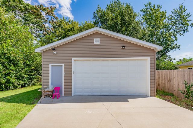 2003 60th Street, Des Moines, IA 50322