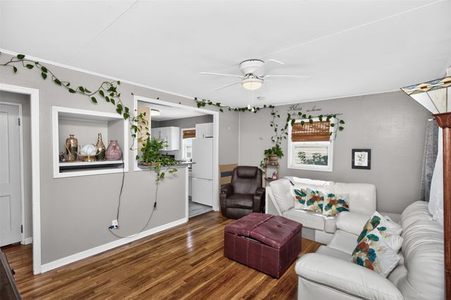 2003 60th Street, Des Moines, IA 50322