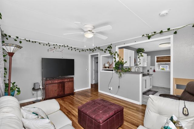 2003 60th Street, Des Moines, IA 50322