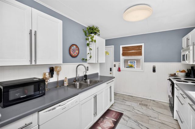 2003 60th Street, Des Moines, IA 50322