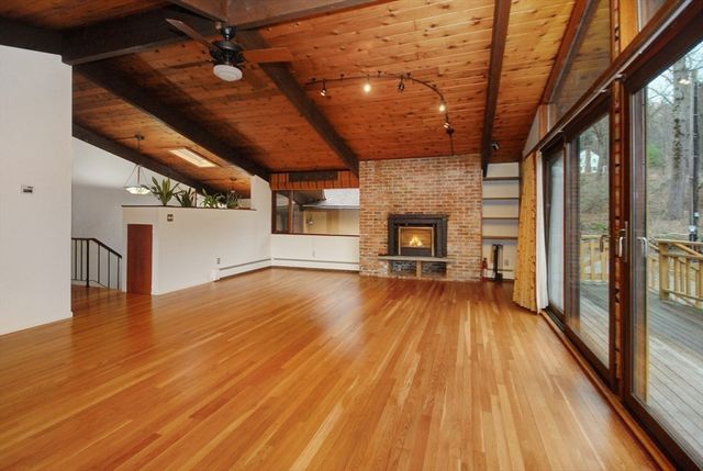 38 Woodside Rd, Harvard, MA 01451