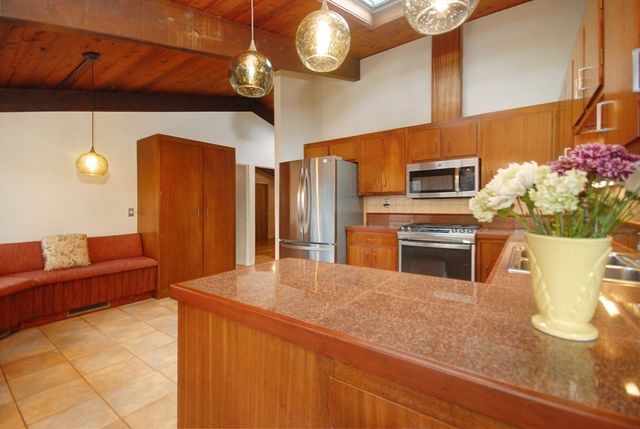 38 Woodside Rd, Harvard, MA 01451