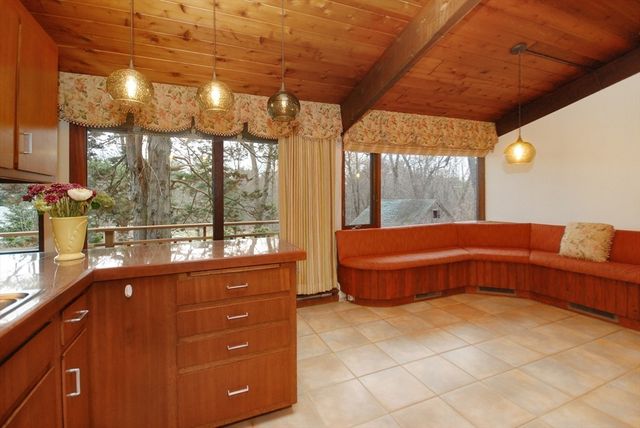 38 Woodside Rd, Harvard, MA 01451