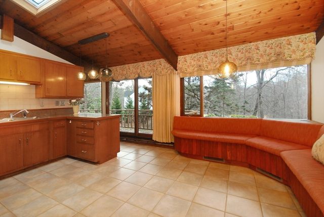 38 Woodside Rd, Harvard, MA 01451