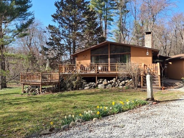 38 Woodside Rd, Harvard, MA 01451