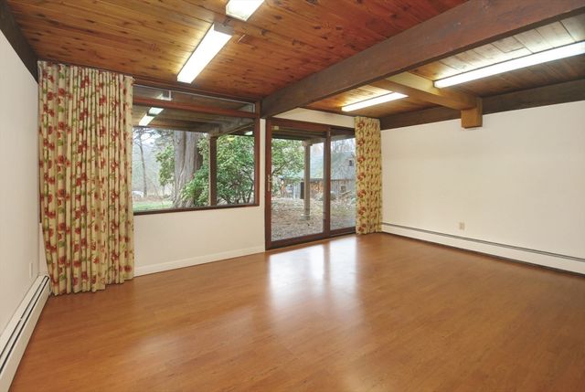 38 Woodside Rd, Harvard, MA 01451