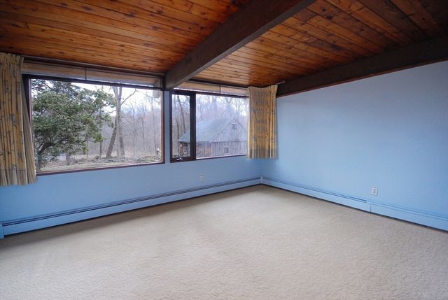 38 Woodside Rd, Harvard, MA 01451