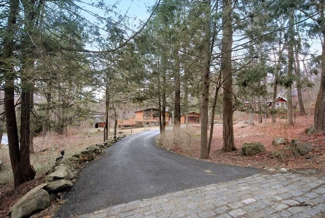 38 Woodside Rd, Harvard, MA 01451