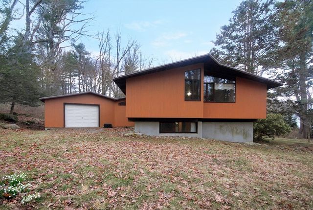 38 Woodside Rd, Harvard, MA 01451