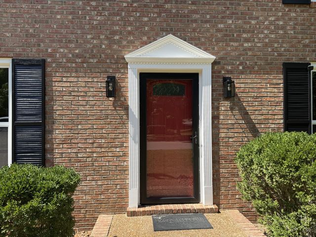1200 Springwood Dr, Old Hickory, TN 37138