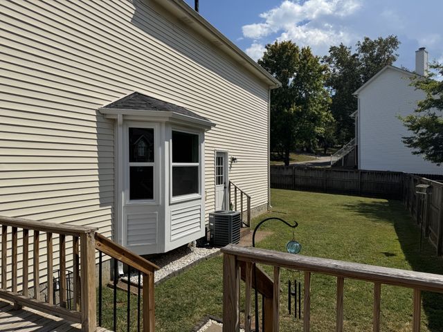 1200 Springwood Dr, Old Hickory, TN 37138