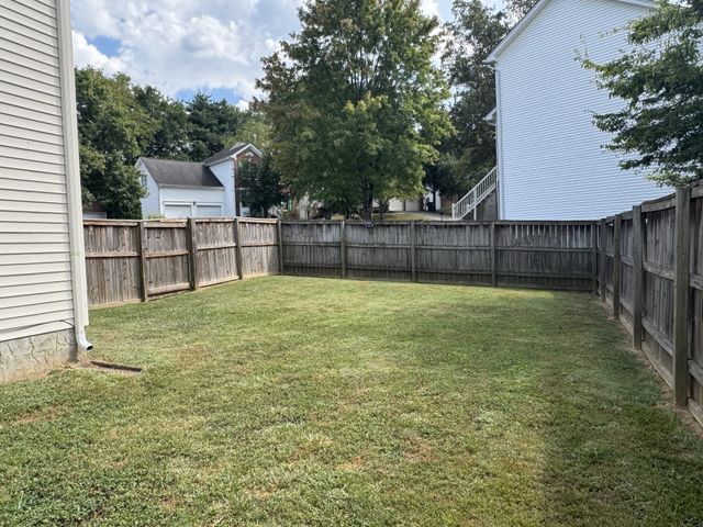 1200 Springwood Dr, Old Hickory, TN 37138