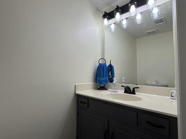 1200 Springwood Dr, Old Hickory, TN 37138