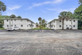 320 W HOWRY AVENUE 1, Deland, FL 32720