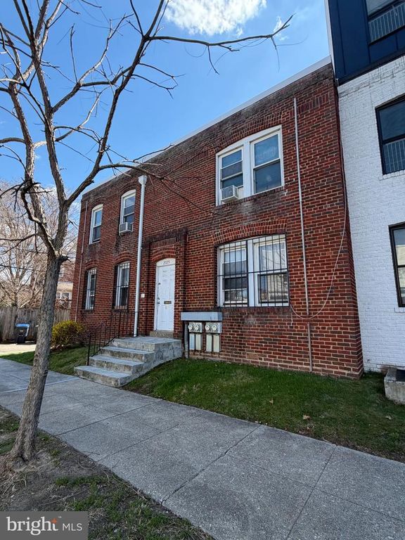 2029 E NE, Washington, DC 20002