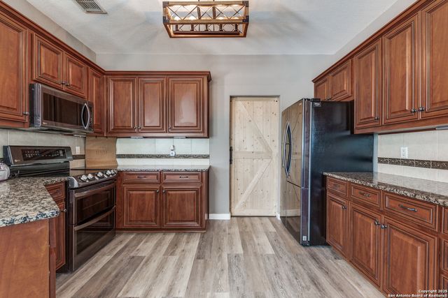 1536 Kings Ranch, Bandera, TX 78003