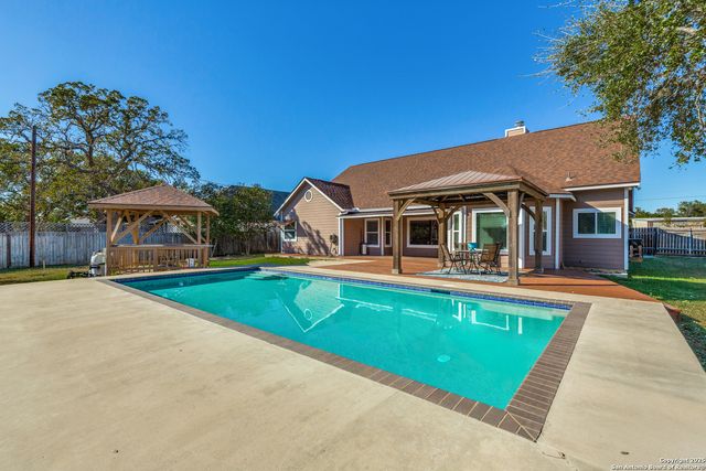 1536 Kings Ranch, Bandera, TX 78003