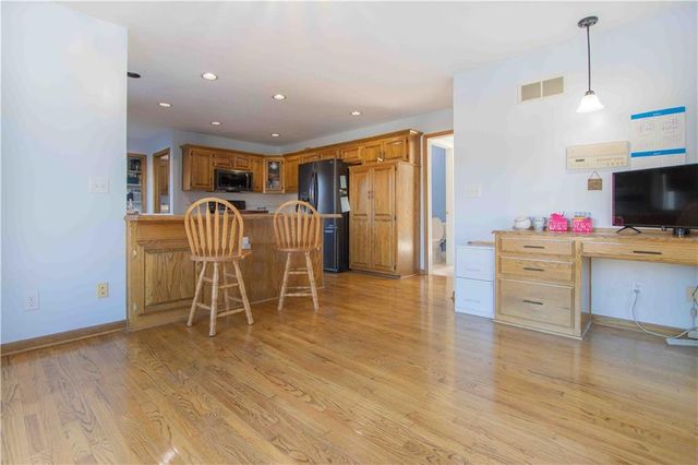 1219 Pembrooke Drive, Warrensburg, MO 64093